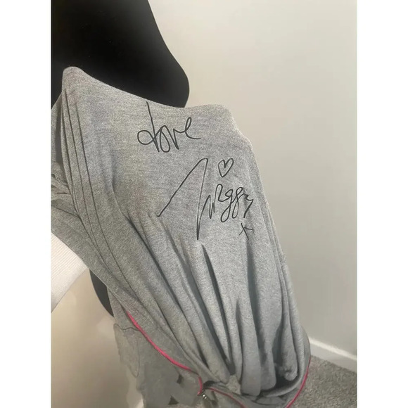 Twiggy London Iconic Hooded Poncho Sweatshirt Gray Size Medium - Picture 8 of 9